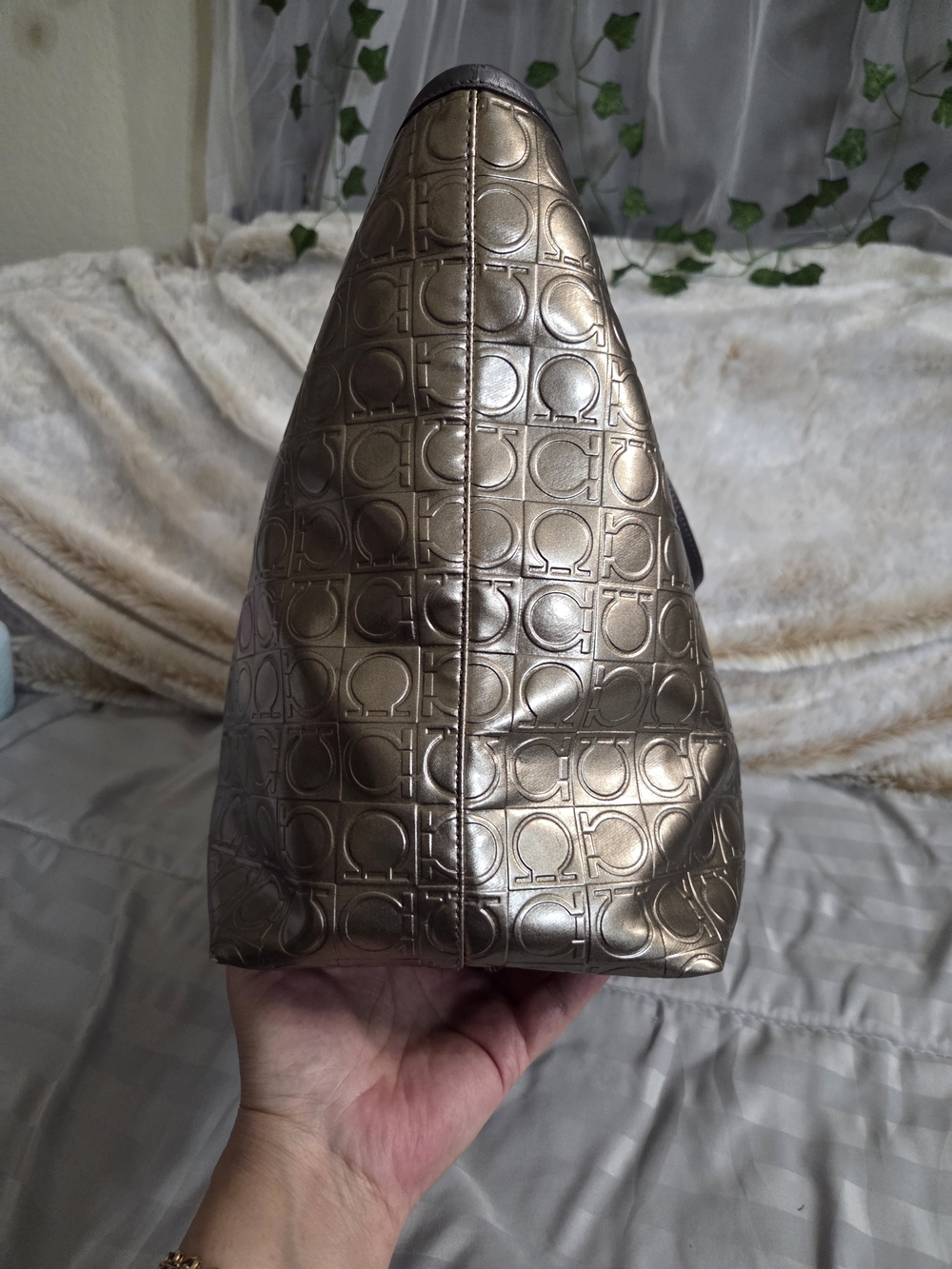 Salvatore Frrragamo Gancini Tote Bag - Picture 2 of 11